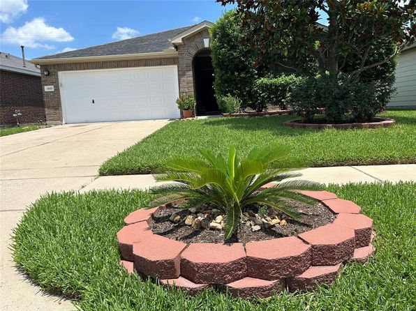 11618 Wren Crossing Dr, Houston, TX 77038