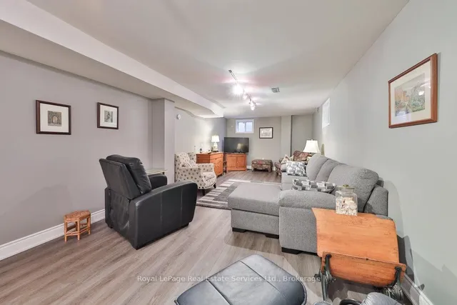 房产图片 37 - 1343 格罗斯文诺街