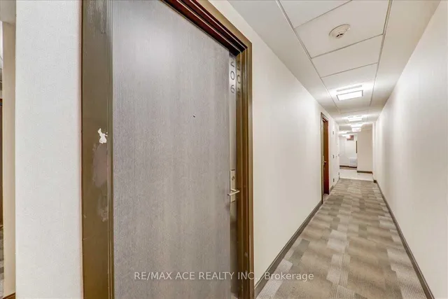 Additional image 5 of 1960 Queens St Unit 206