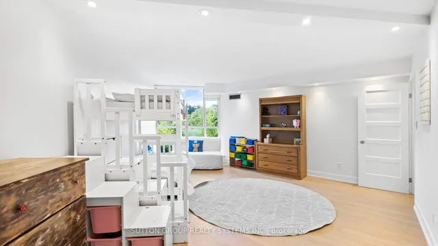 Additional image 19 of 22 Southport St Unit 433