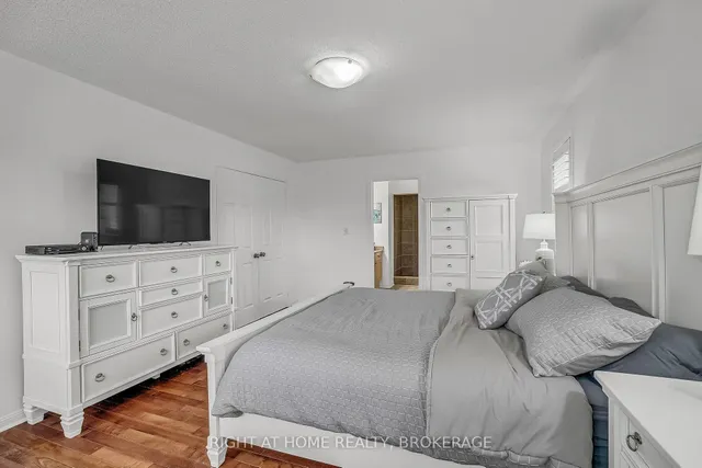 Additional image 29 of 928 Lancaster Blvd