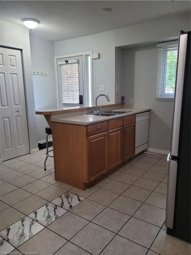 Additional image 4 of 211 Veronica Dr Unit 10