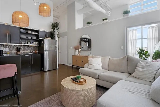 Additional image 10 of 410 King St Unit 413