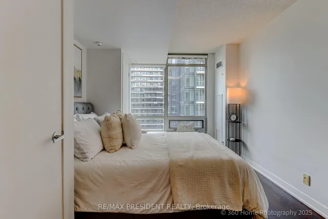 Additional image 14 of 81 Navy Wharf Crt Unit 3608