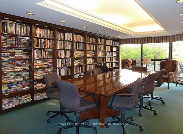 Additional image 35 of 55 Harbour Sq Unit 1917