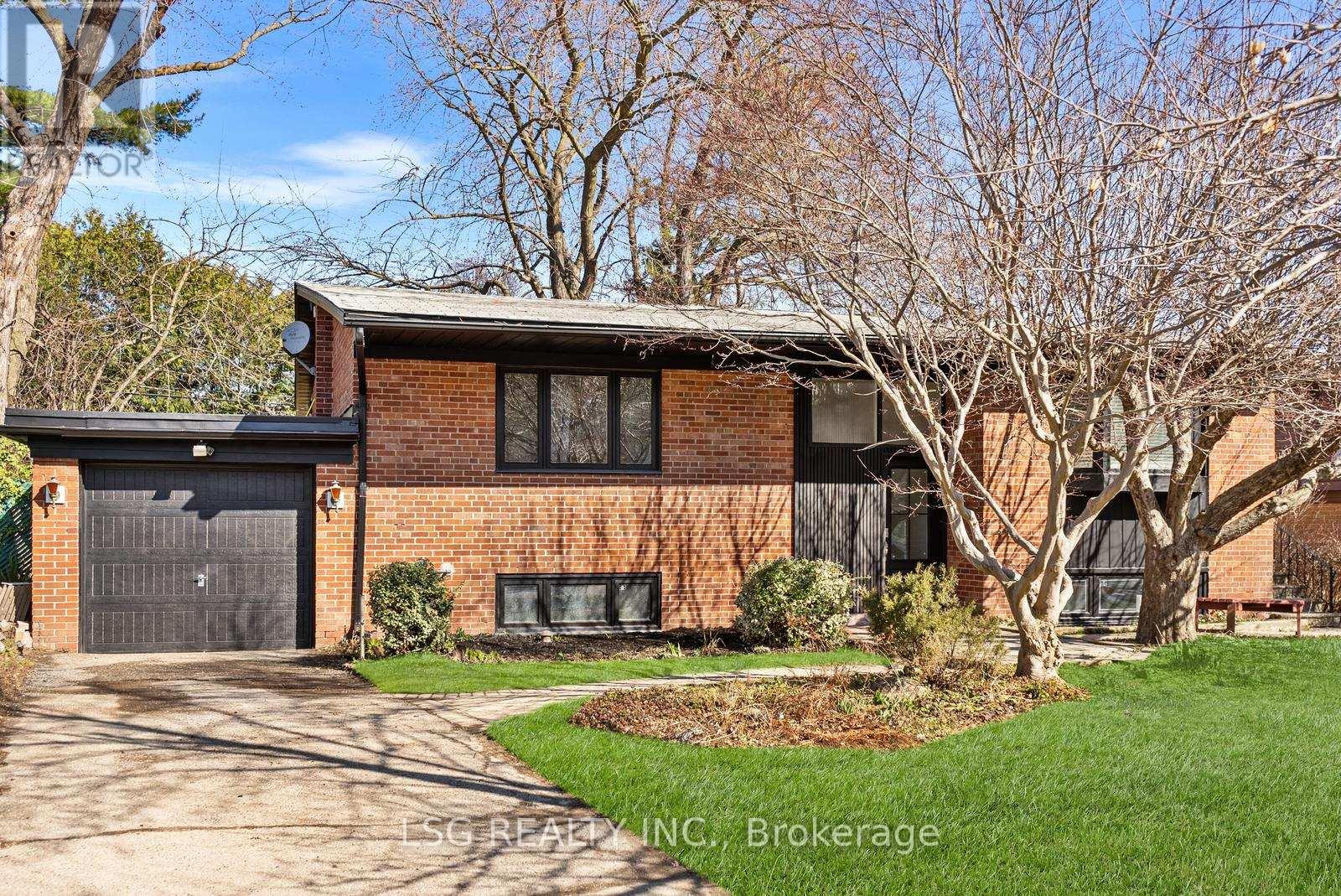 Property image for 26 GRANGEMILL CRESCENT|Toronto (Banbury-Don Mills), Ontario M3B2J2