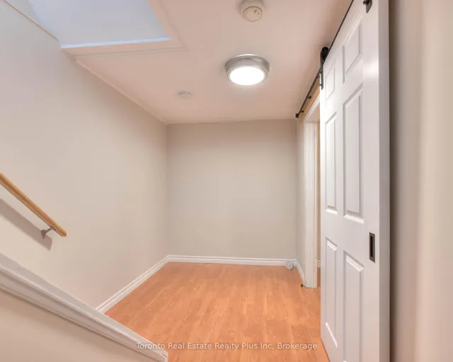 Additional image 23 of 31 Roberts Cres