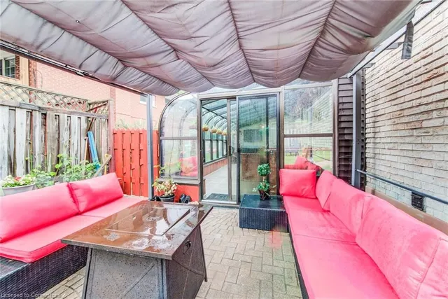 Additional image 40 of 170 Martinglen Cres