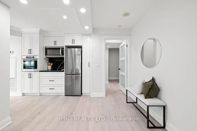 Additional image 13 of 19 Grand Trunk Cres Unit 506