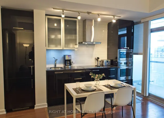 Additional image 4 of 12 York St Unit 1905