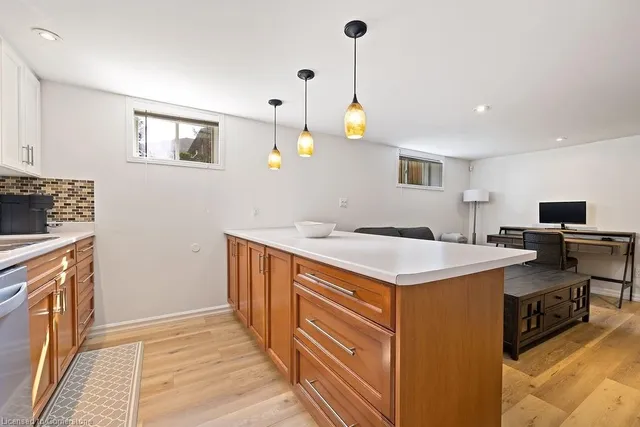 Additional image 47 of 32 Cumming Crt