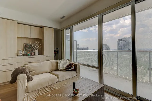 Additional image 12 of 501 Yonge St Unit 4202