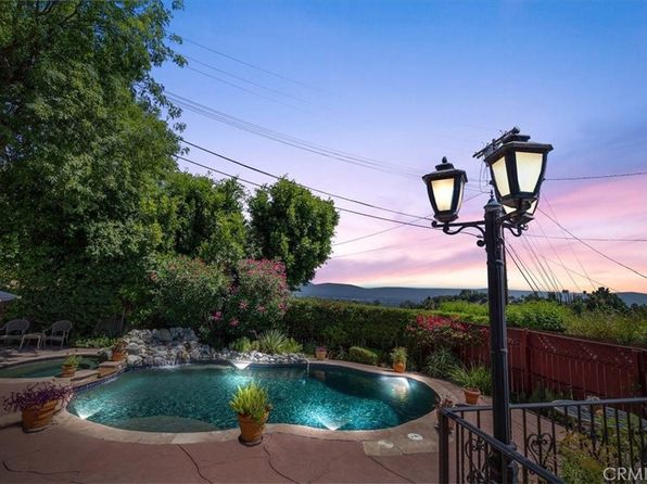 17861 Cathedral Pl, Encino, CA 91316