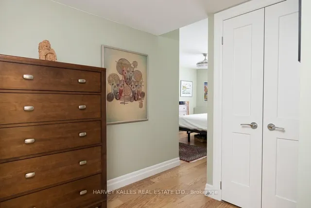 Additional image 16 of 33 Harbour Sq Unit 1605