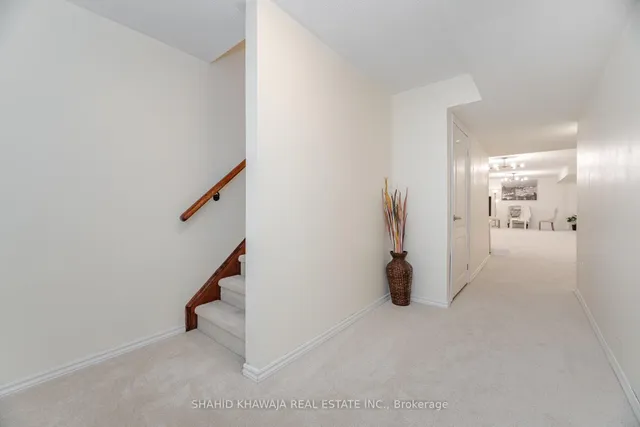 Additional image 36 of 355 Bessborough Dr