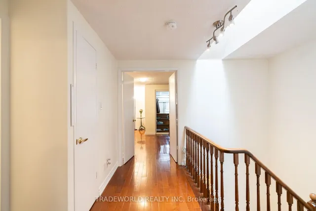 Additional image 32 of 18 Carl Cres