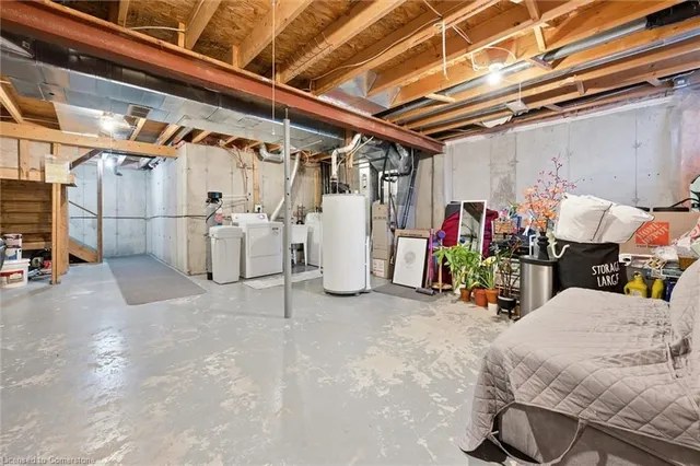 Additional image 31 of 64 Foxglove Cres