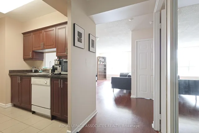 Additional image 4 of 21 Overlea Blvd Unit 208