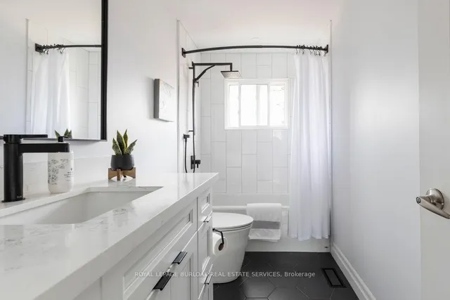 Additional image 22 of 20 Redhill Ave