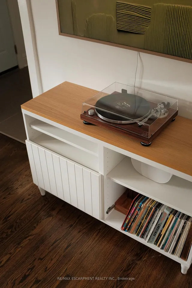 房产图片 9 - 505 Queensdale Ave