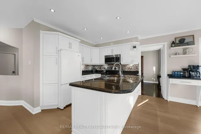 Additional image 10 of 38 Norfolk Ave