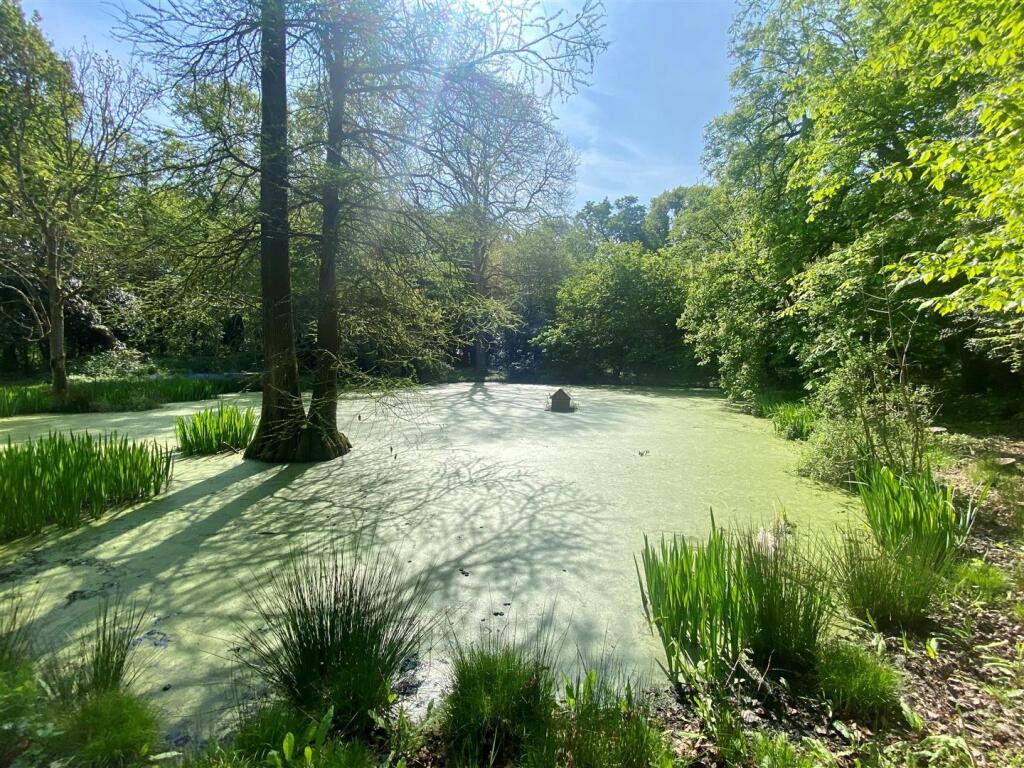 Additional image 10 of Potterells, Station Road, Welham Green