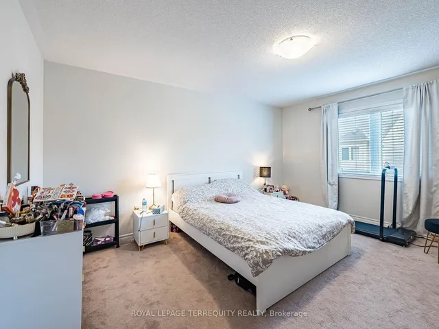 Additional image 20 of 903 Penson Cres