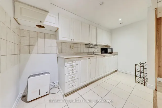 Additional image 36 of 88 Courtleigh Sq