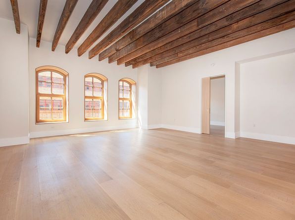 100 Vandam St, New York, NY 