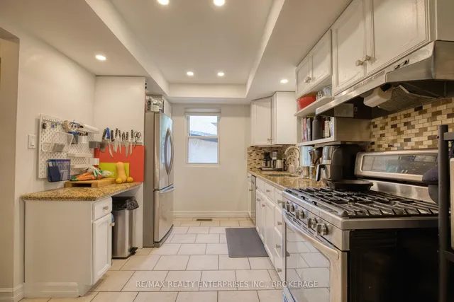 Additional image 13 of 35 Hawthorne Ave