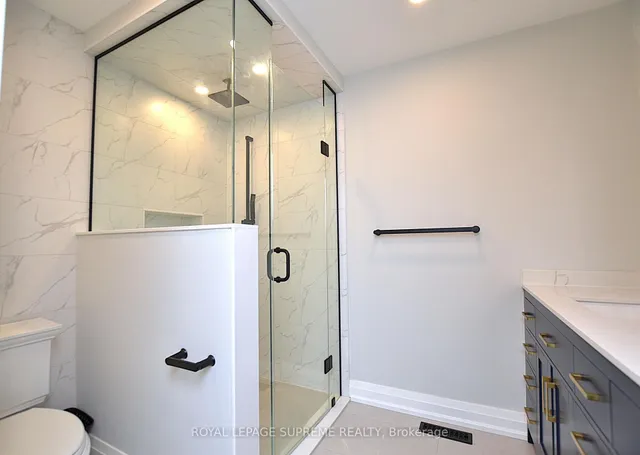 房产图片 17 - 514 Petawawa Cres