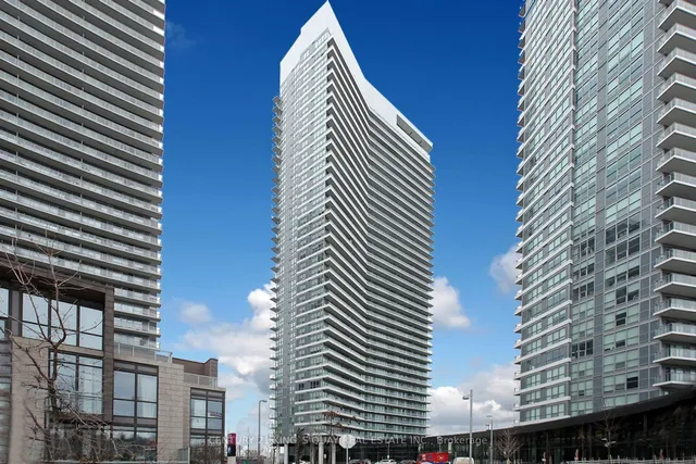 115 McMahon Dr Unit 811