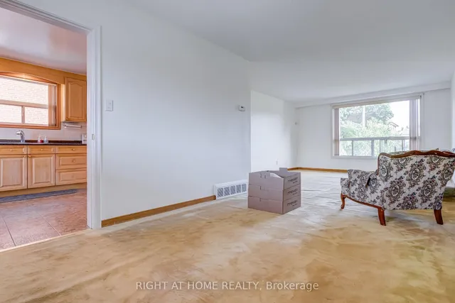 Additional image 25 of 124 Clairton Cres