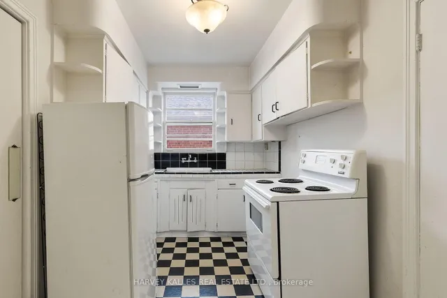 Additional image 19 of 15 Warwick Ave Unit 3