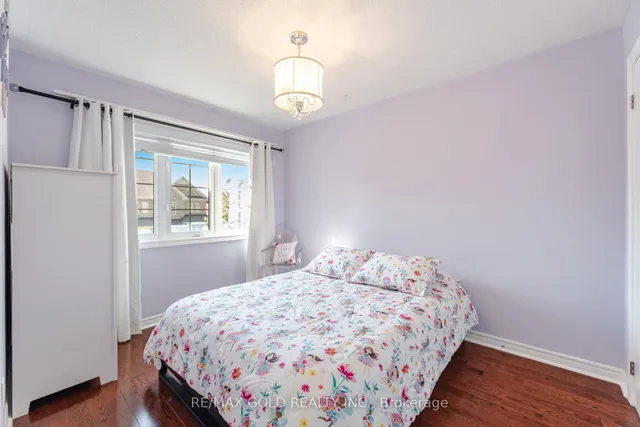 Additional image 21 of 28 Versailles Cres