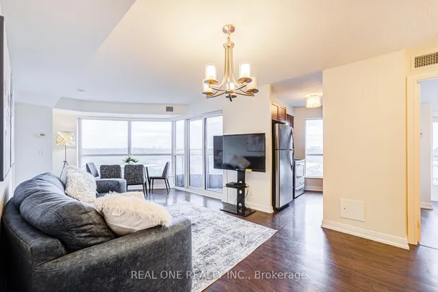 房产图片 14 - 151 Village Green Sq 单元 1008