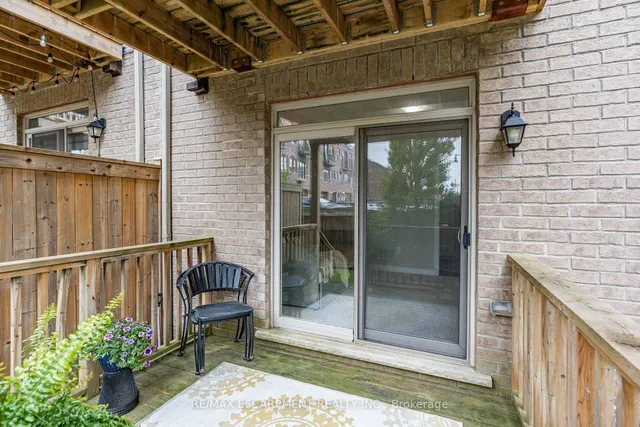 Additional image 33 of 215 Dundas St Unit 53