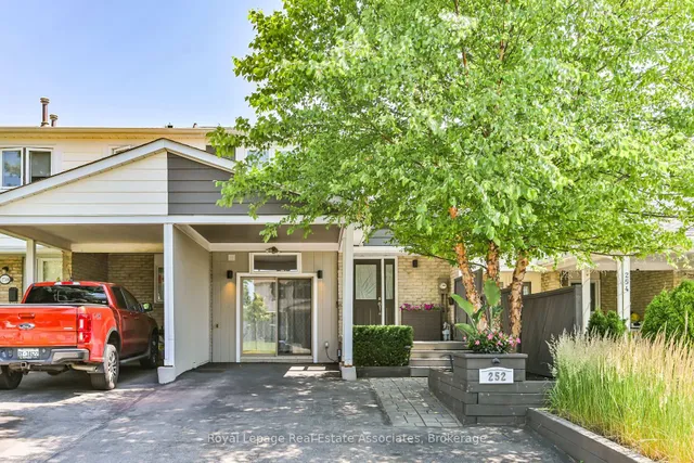 252 Royal Salisbury Way