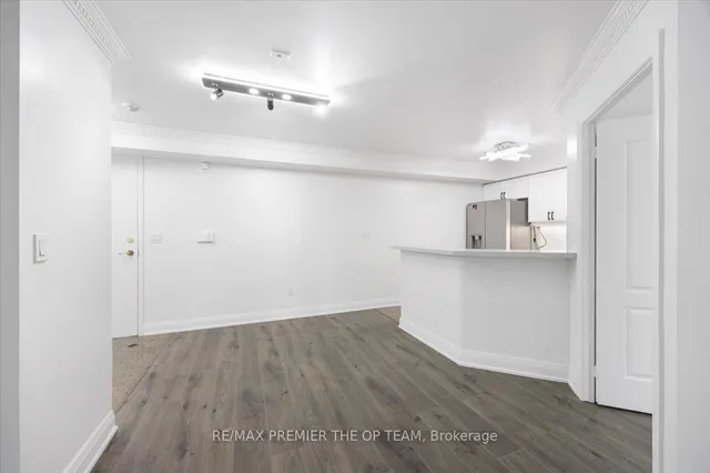 房产图片 11 - 多伦多斯帕迪纳路800号401单元