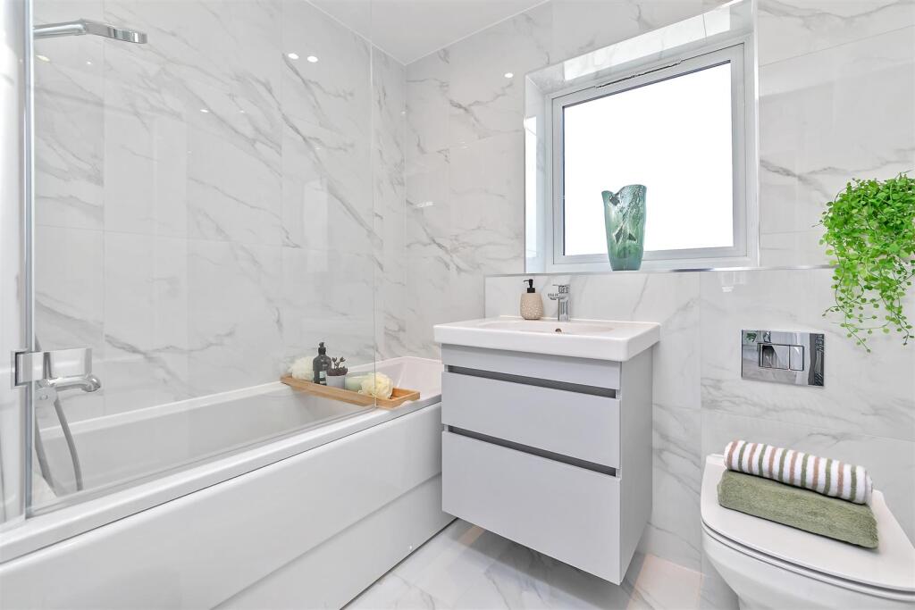 Additional image 11 of Birchmead Close, New Greens, St. Albans