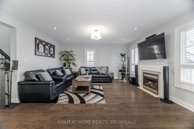 Additional image 11 of 2226 Viking Cres