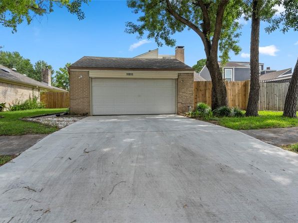 11011 Bandlon Dr, Houston, TX 77072