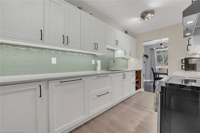 Additional image 9 of 1550 Newlands Cres Unit 11