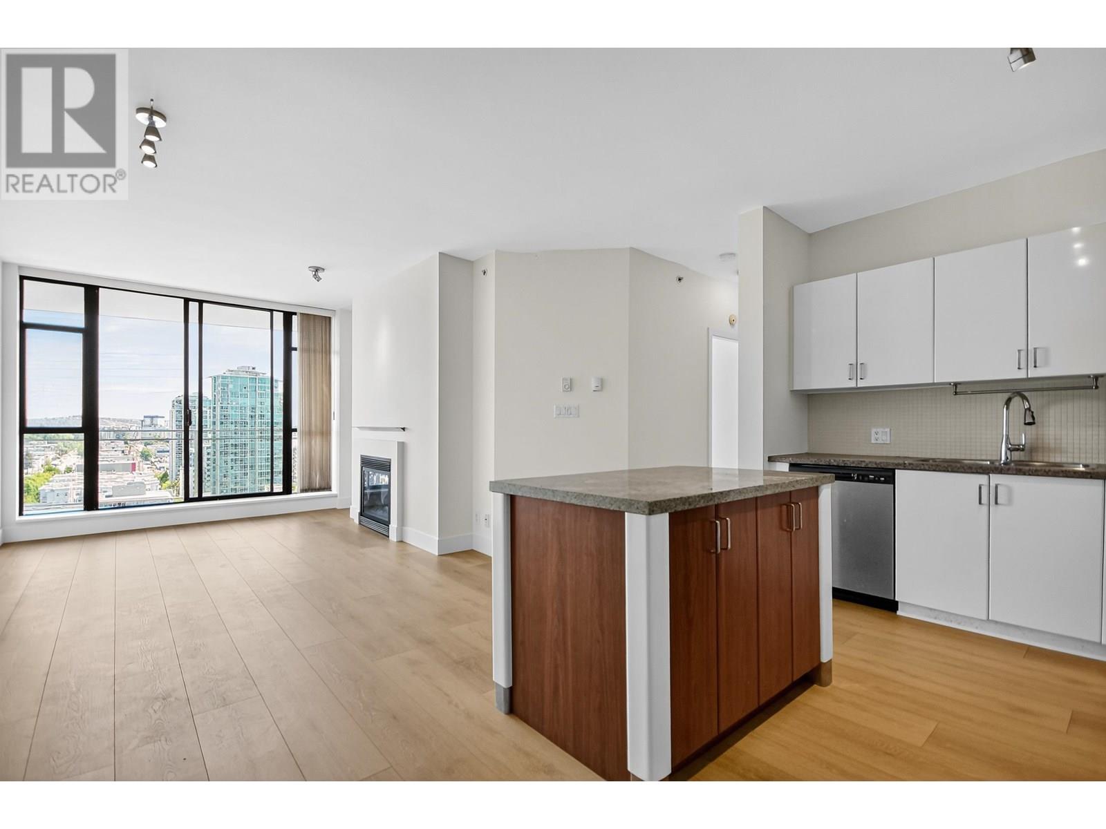 1609 155 W 1ST STREET|North Vancouver, British Columbia V7M3N8