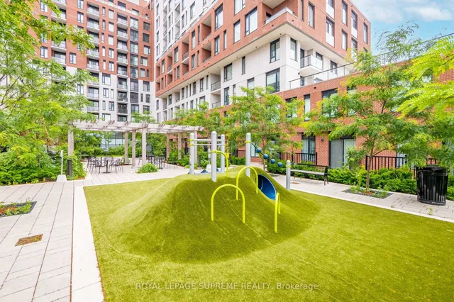 Additional image 50 of 3100 Keele St Unit 925