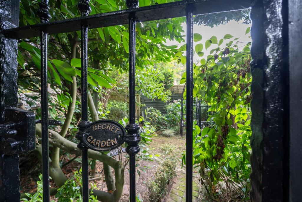 Additional image 35 of Mile House Lane, St Albans