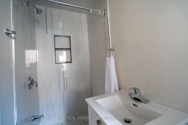 Additional image 23 of 33 Sprucewood Rd