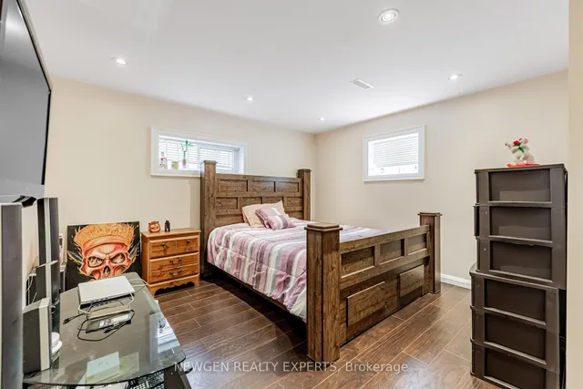 Additional image 22 of 25 Bruce Beer Dr