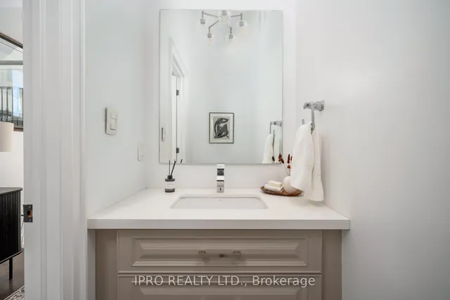 Additional image 5 of 86 Roosevelt Rd