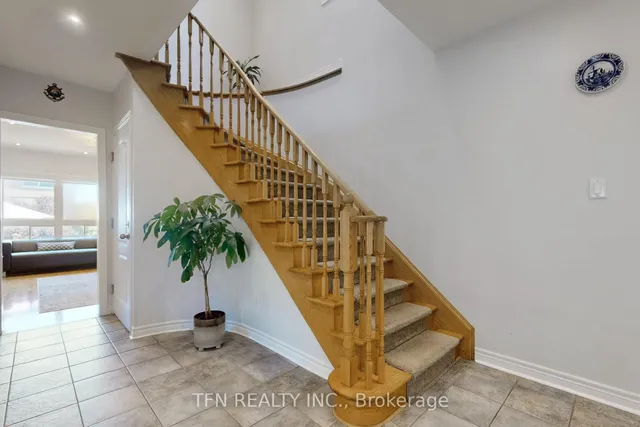 Additional image 16 of 851 Clemens Cres